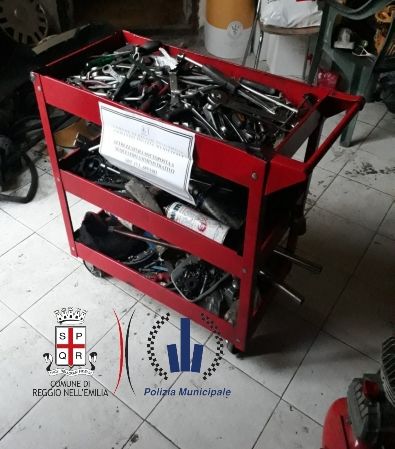 Polizia municipale - Meccanico abusivo 1