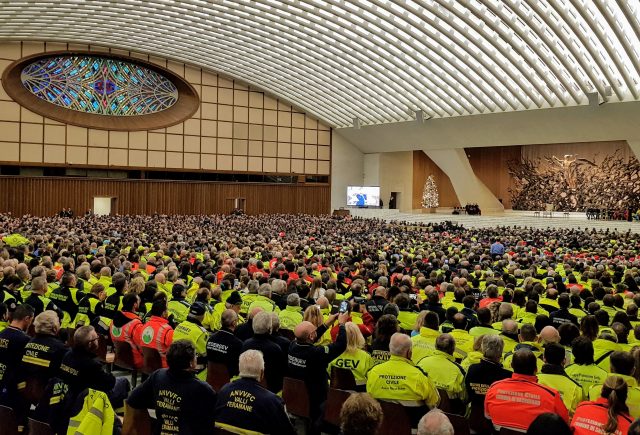 Platea incontro Volontari Protezione civile con il Papa- 2