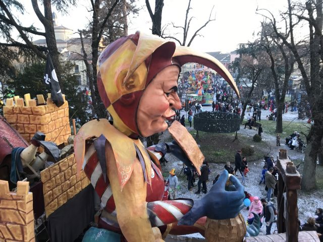 CarnevaleCastelnovoSotto2019Il carro della scuderia dei Saber