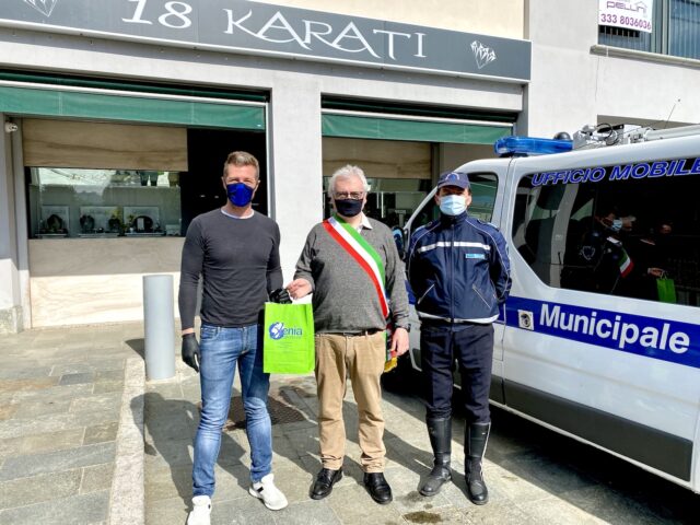 donazione_puianello_da_sx_zivian_olmi_travaglioli