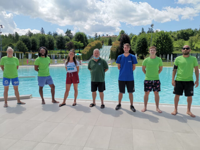 piscina_staff