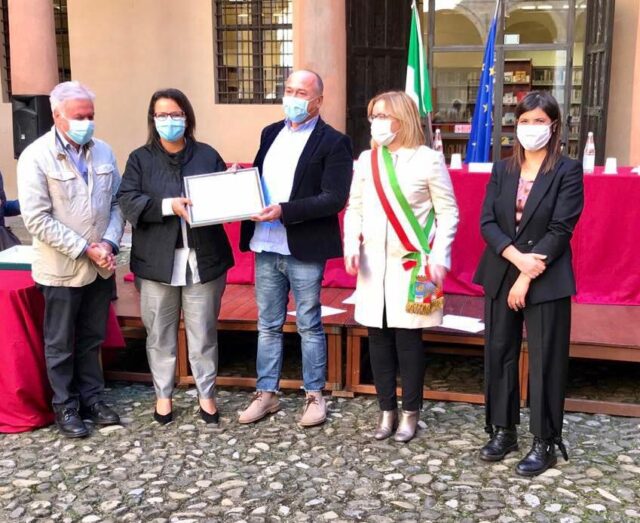 consegna targa a Correggio