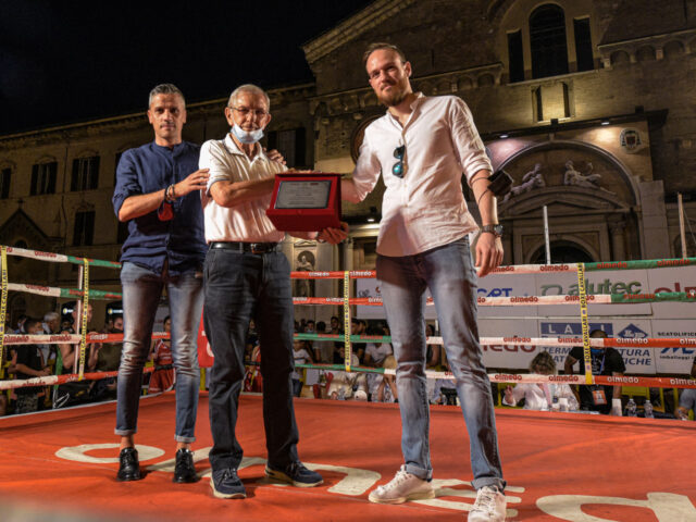Cavallari sul ring tra Quintavalli e Martinelli