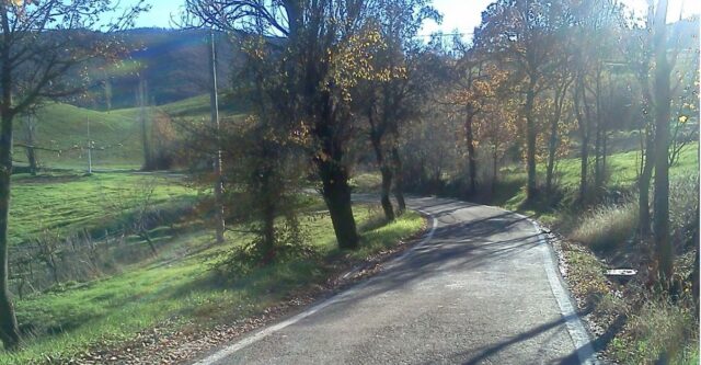 strada via Monchio a Vezzano