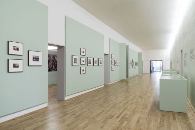 Luigi Ghirri PALAZZO DEI MUSEI ALLESTIMENTO foto Cicconi 2022-0044