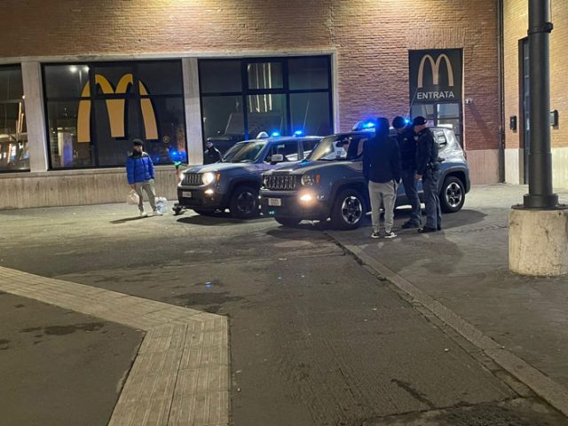 5-polizia-stato-RE-notte