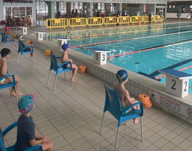 Guarda-come-nuoto