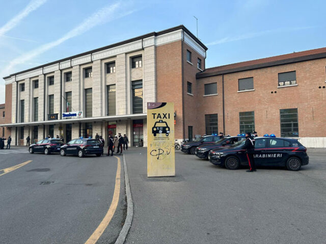 carabinieri-stazione-Reggio