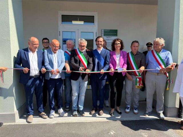 Taglio-nastro-C-Monti