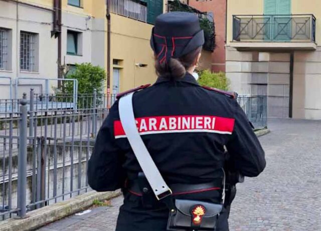 carabinieri-generica-donna