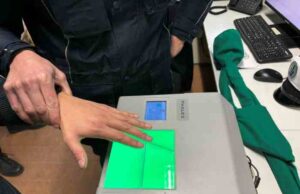 Fornisce documento di un’altra persona durante un controllo a un cantiere: 28enne denunciato a Casina e accompagnato al CPR di Milano